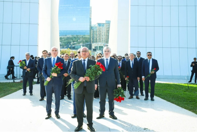 ANAMA sədri və agentlik əməkdaşları Zəfər abidəsini ziyarət ediblər 