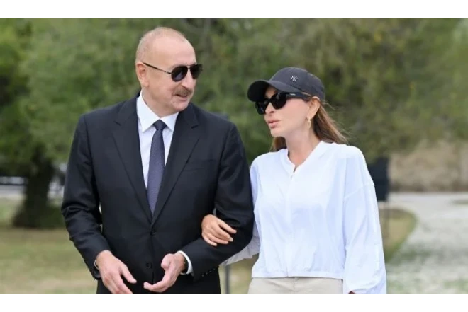 İlham Əliyev və xanımı Zəfər parkında 