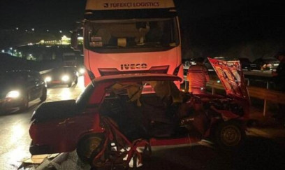 Salyanda TIR minik avtomobili ilə toqquşdu: 5 yaralı var 
