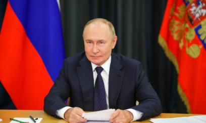 Putin Baş nazirin müavinini vəzifədən azad etdi 