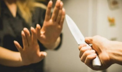 Kişi evinə getdiyi keçmiş arvadını çəkiclə döydü, sonra bıçaqladı 