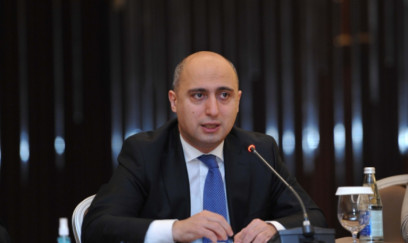 Azər Rəşidoğlu Emin Əmrullayevə çağırış etdi: “Gəlin bir dəfə də intellekt haqqında danışaq”
