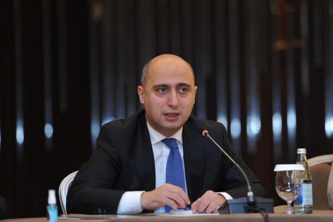 Azər Rəşidoğlu Emin Əmrullayevə çağırış etdi: “Gəlin bir dəfə də intellekt haqqında danışaq”
