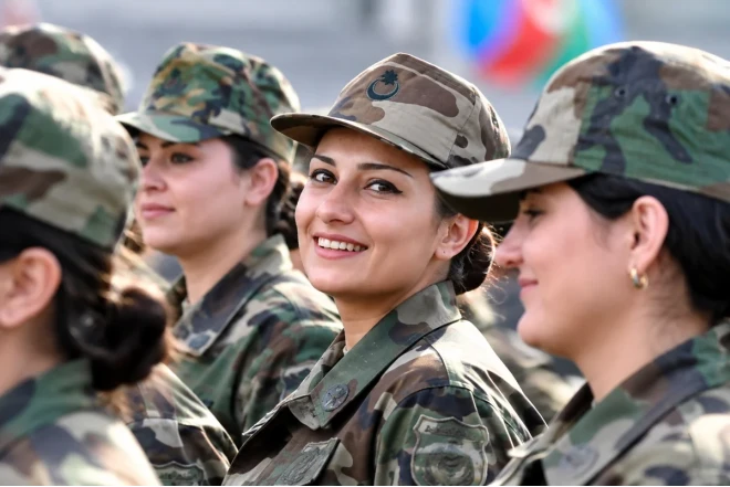 Azərbaycanda qadın hərbçilərlə bağlı yeni qərar: Müddət kəskin azaldıldı