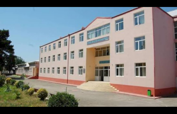 Məktəbdə müəllimlərin davası araşdırılır 