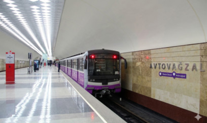 Metroda halı pisləşən kişi öldü 