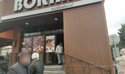 Boranı restoranında biabırçılıq: köhnə və kəskin iyli qida təqdim olunub