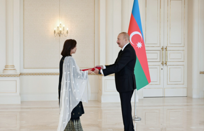 İlham Əliyev Malayziyanın Azərbaycanda yeni təyin olunmuş səfirini qəbul etdi - FOTOLAR