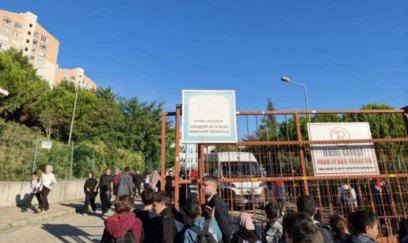 İstanbulda məktəbdə dəhşətli hadisə: 5 qız şagird bıçaqlandı - YENİLƏNİB