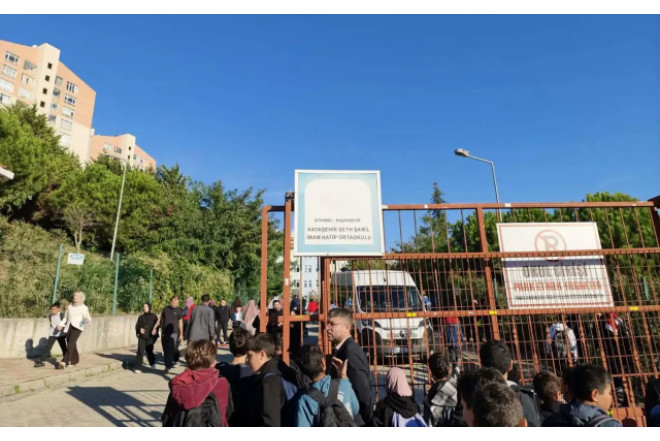 İstanbulda məktəbdə dəhşətli hadisə: 5 qız şagird bıçaqlandı - YENİLƏNİB