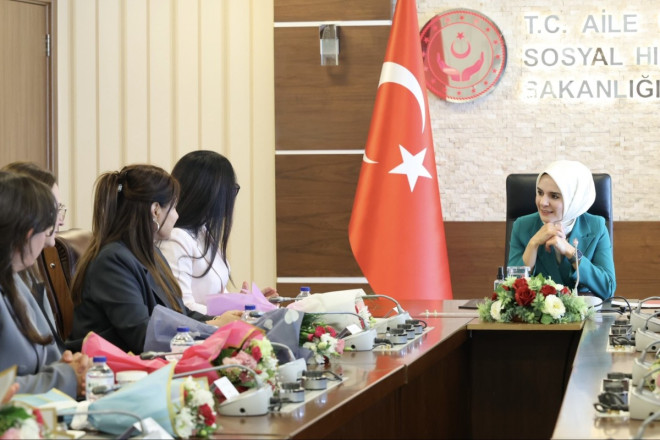 Türkiyənin ailə və sosial xidmətlər naziri şəhidlərimizin həyat yoldaşları ilə görüşüb 