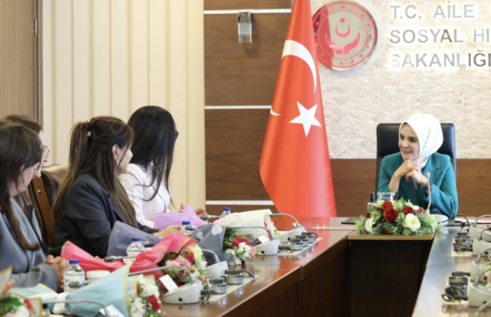 Türkiyənin ailə və sosial xidmətlər naziri şəhidlərimizin həyat yoldaşları ilə görüşüb 