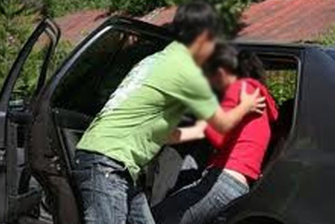 17 yaşlı oğlan 14 yaşlı qızı qaçırdı 