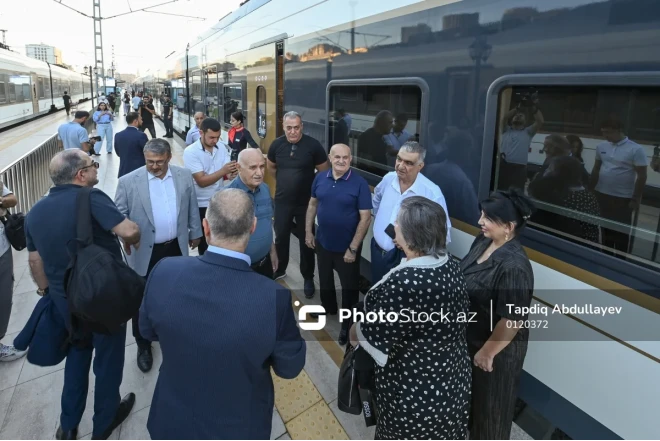 Dəmir yolunda dəmir intisamsızlıq- Sərnişinlərin səsi niyə eşidilmir?
