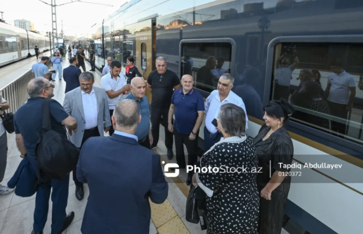 Dəmir yolunda dəmir intisamsızlıq- Sərnişinlərin səsi niyə eşidilmir?