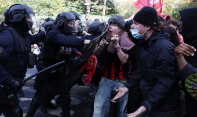 Fransada etirazlar səngimir: Məktəblilər küçələrə çıxdı 