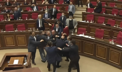 Ermənistanda 6 deputat köməkçisi cəzalandırıldı 