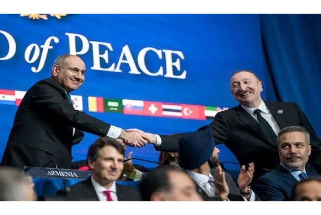 Prezident Türkmənistanda Paşinyanla söhbətləşdi -FOTO