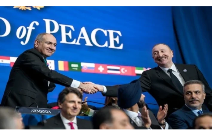 Prezident Türkmənistanda Paşinyanla söhbətləşdi -FOTO