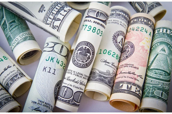 Dollar almaq istəyənlərin NƏZƏRİNƏ! 