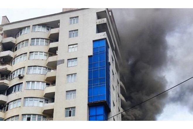 Ceyranbatanda yaşayış binasında yanğın başladı 
