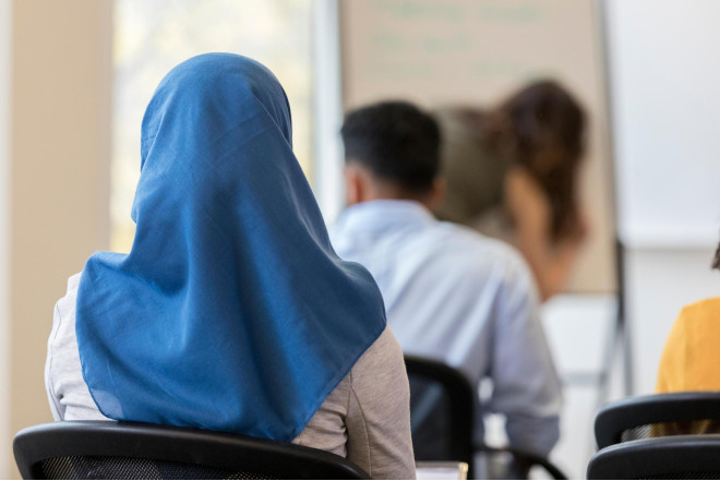 Böyüklərin ideoloji mübahisələri uşaqların oyununa çevrilir