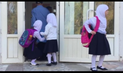 Məktəblərdə hicab mübahisəsi: Din, yoxsa vahid geyim qaydası?