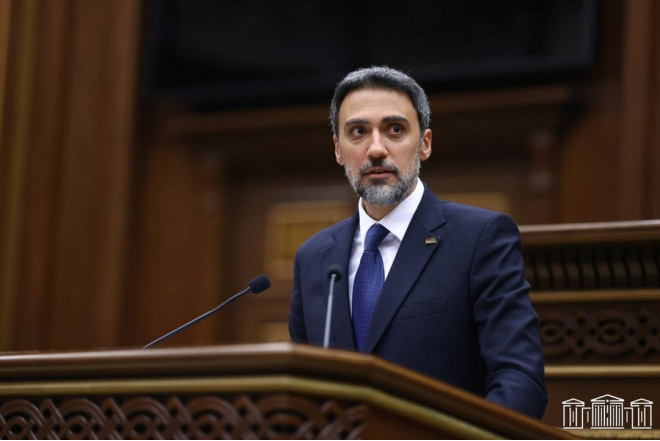 Ermənistan Konstitusiya Məhkəməsi Paşinyanı qoruyur 