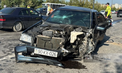 Sumqayıtda sərnişin avtobusu minik avtomobili ilə toqquşub: xəsarət alanlar var 