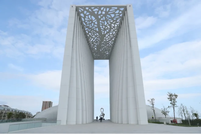 Kambocanın baş naziri Zəfər parkını ziyarət edib