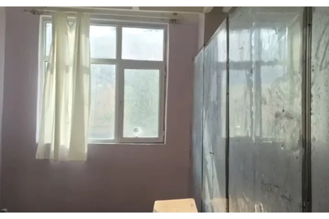 Məktəbə daş atdılar, şagirdlər xəsarət aldı