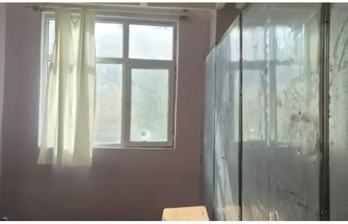 Məktəbə daş atdılar, şagirdlər xəsarət aldı