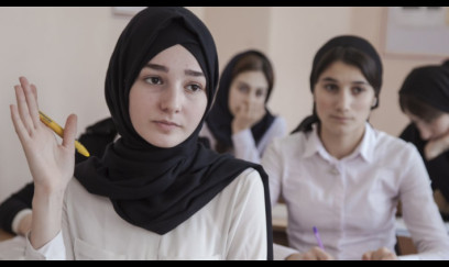 Hicab müzakirələri səngiyəcək? – Jurnalistdən açıqlama