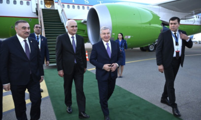 Şavkat Mirziyoyev Bakıya gəlib 