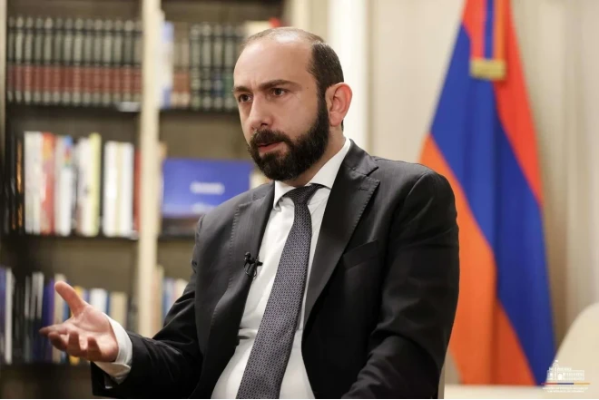 Mirzoyan anklavların mübadiləsini istisna etməyib 
