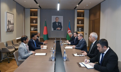 Ceyhun Bayramov Banqladeş XİN rəhbəri ilə görüşüb 
