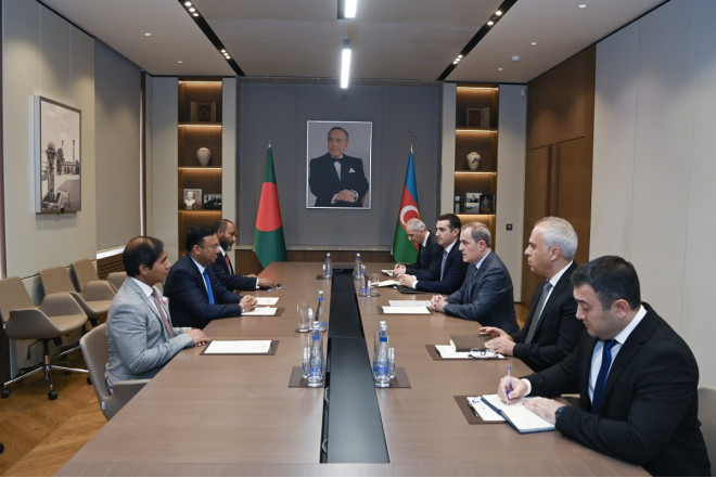 Ceyhun Bayramov Banqladeş XİN rəhbəri ilə görüşüb 