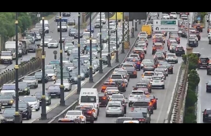 Bakıda dərs saatının dəyişdirilməsi tıxaca çarə ola bilər? - VIDEO