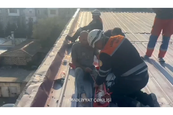 Sumqayıtda tikilidə təmir işləri aparan şəxs xəsarət alıb 