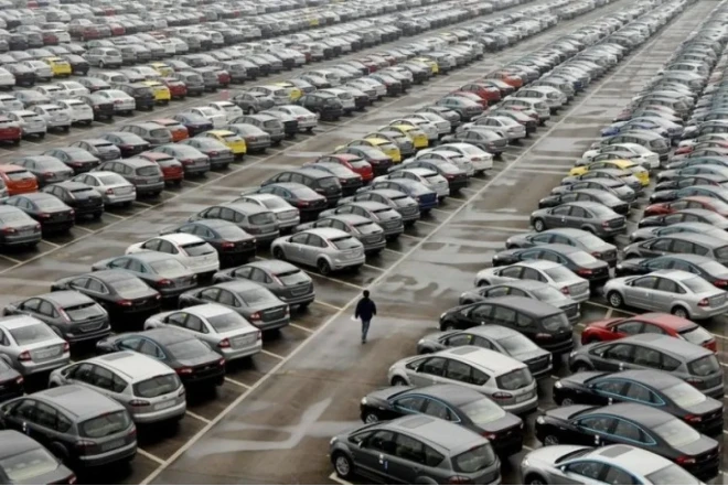 Gürcüstandan Azərbaycana avtomobil ixracı 32% azalıb 