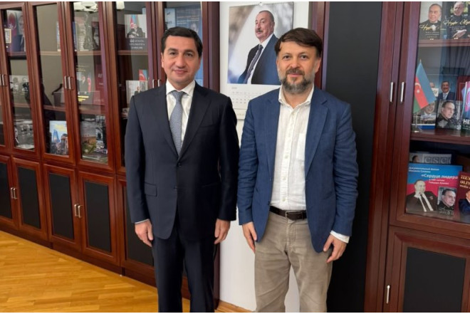 Hikmət Hacıyev Emin Millini qəbul edib 