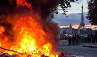 Parisdəki etirazlarda iki nəfərin ölümü araşdırılır 
