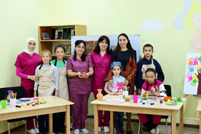 Leyla Əliyeva xüsusi qayğıya ehtiyacı olan uşaqlar üçün yaradılan mərkəzlərin fəaliyyəti ilə tanış olub 