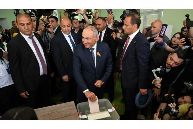Paşinyanın növbədənkənar seçki blefi 