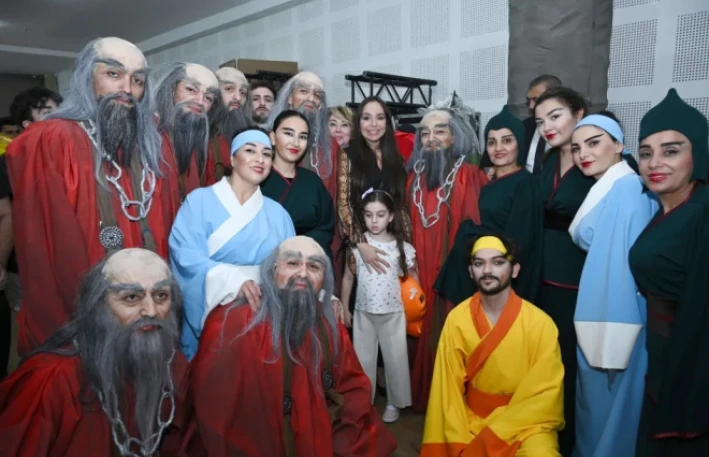 Bakıda çoxdan gözlənilən premyera baş tutdu - FOTO