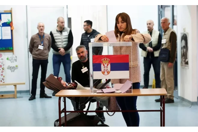Serbiyada növbədənkənar parlament seçkiləri 