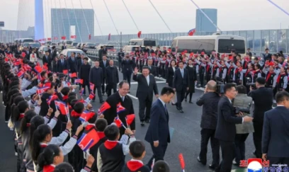 Kim Çen In Çindən Şimali Koreyaya yeni körpü ilə qayıtdı 