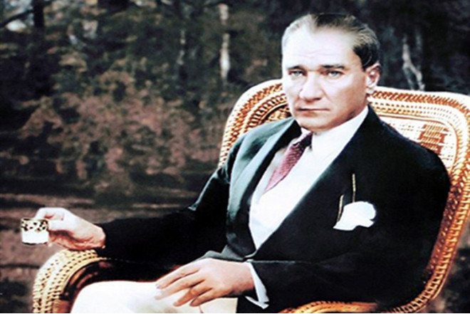 Atatürk keşişə niyə iki kostyum, plaş və şlyapa hədiyyə etmişdi?