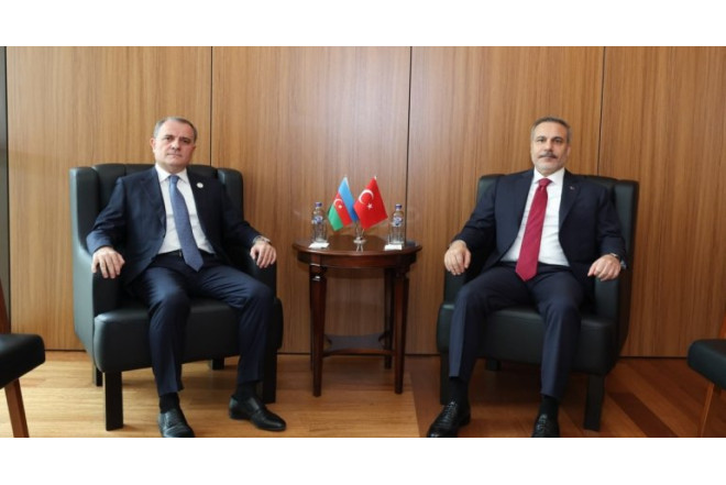 Ceyhun Bayramov Hakan Fidanla görüşdü
