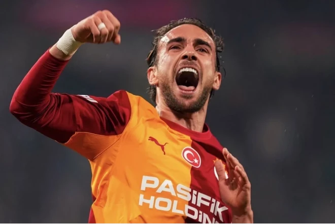 Super Liqa: Lider 3 xalı 4 qolla qazanıb 